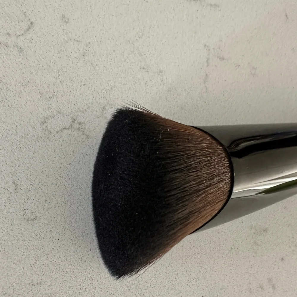 Laura Mercier Real Flawless Foundation Brush - Picture 5 of 6